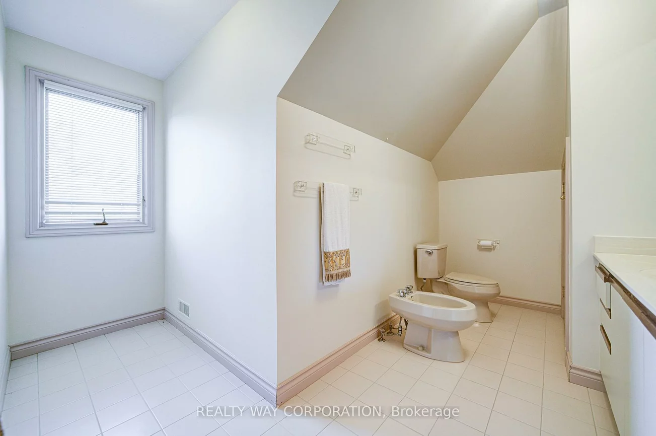 17, Heathcote, St. Andrew-Windfields, Toronto