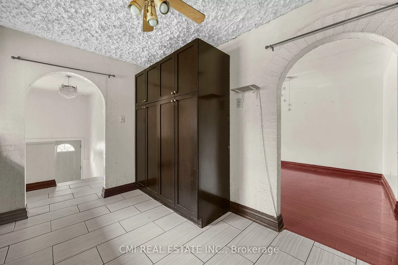 50, Apache, Pleasant View, Toronto