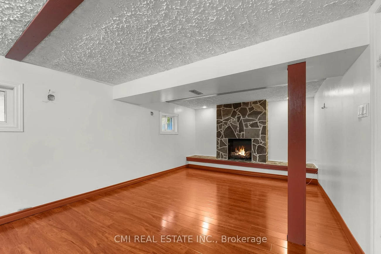 50, Apache, Pleasant View, Toronto