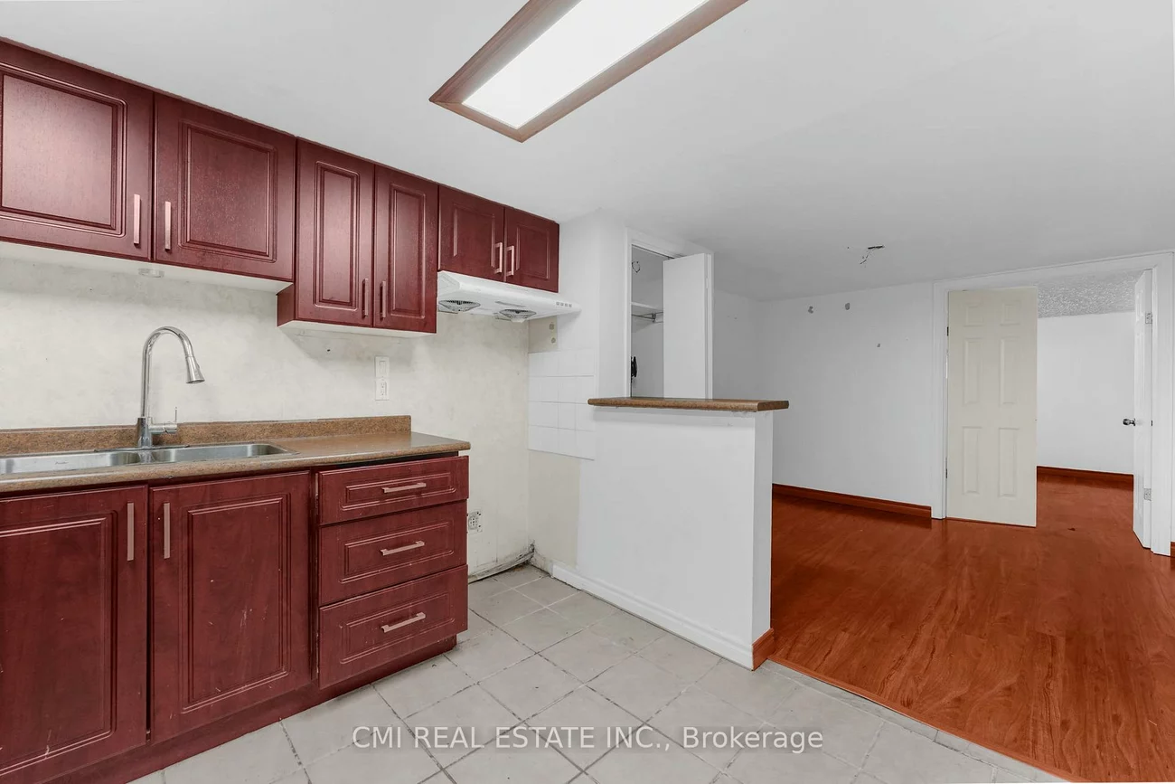 50, Apache, Pleasant View, Toronto