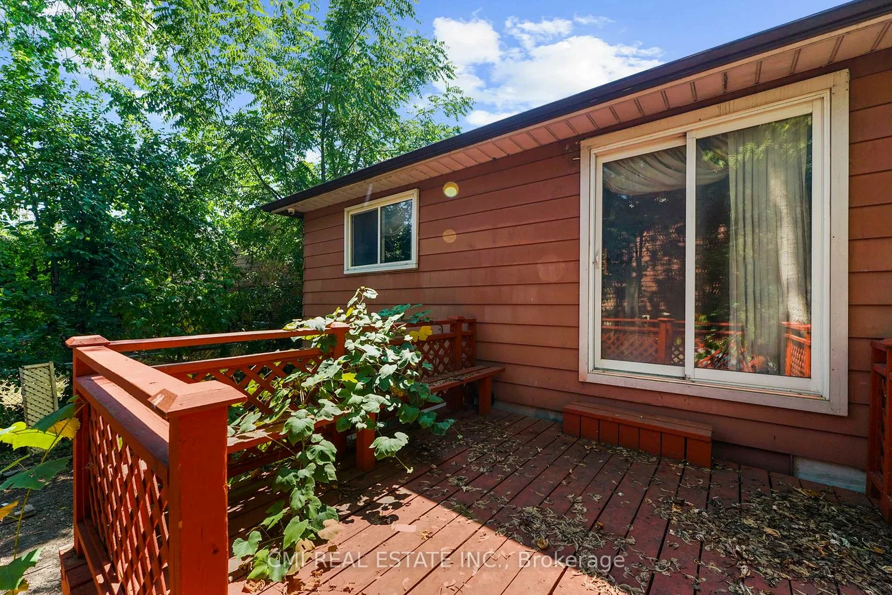 50, Apache, Pleasant View, Toronto