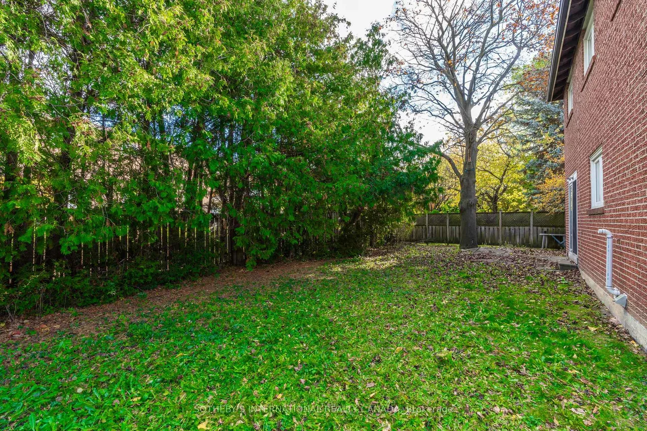 19, Gleneagle, Don Valley Village, Toronto