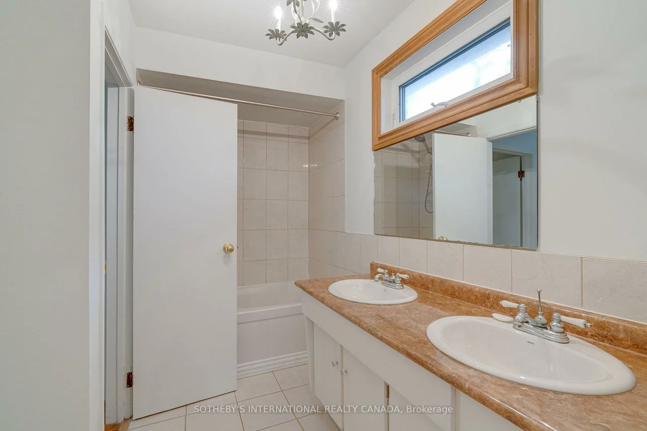 19, Gleneagle, Don Valley Village, Toronto