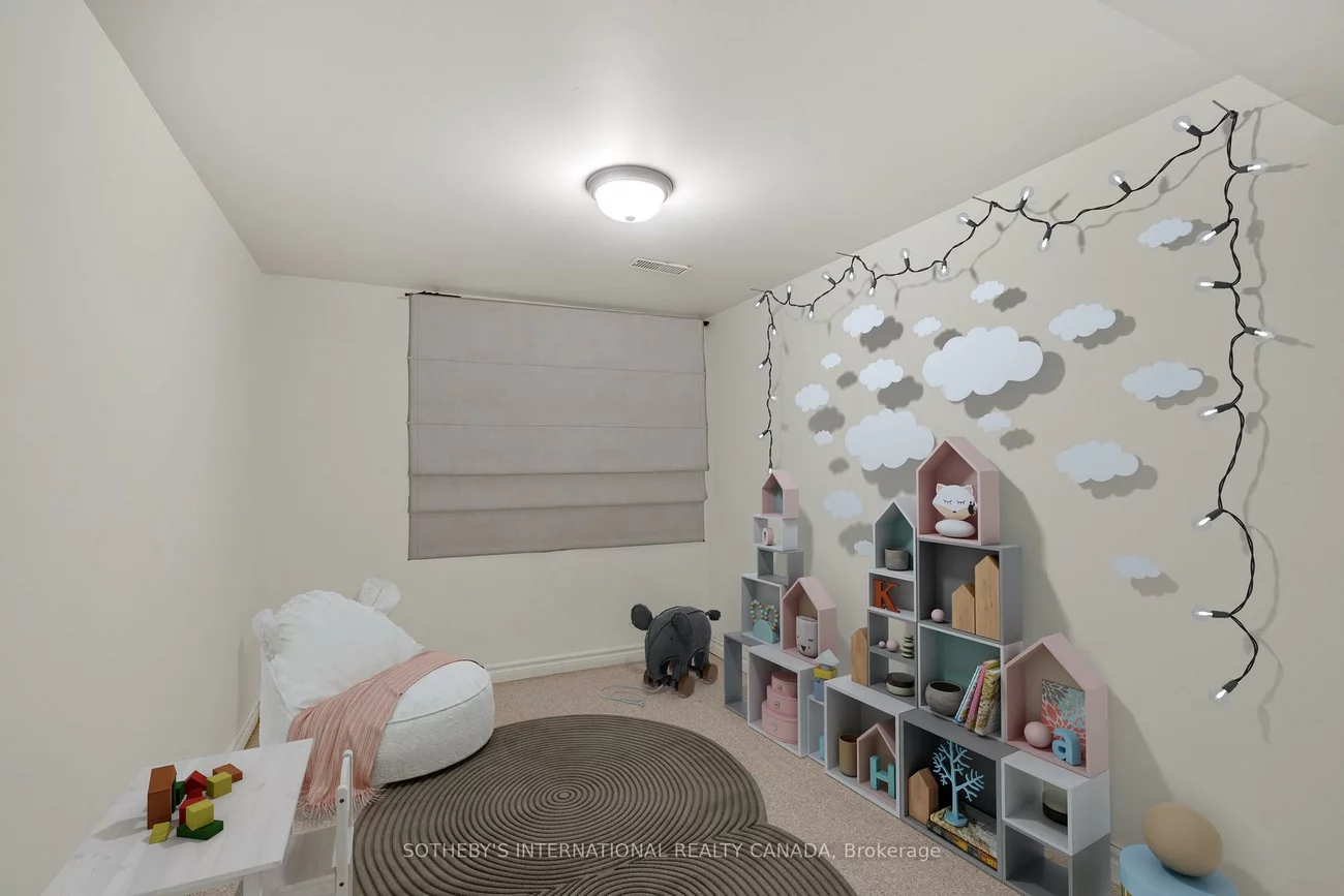 19, Gleneagle, Don Valley Village, Toronto