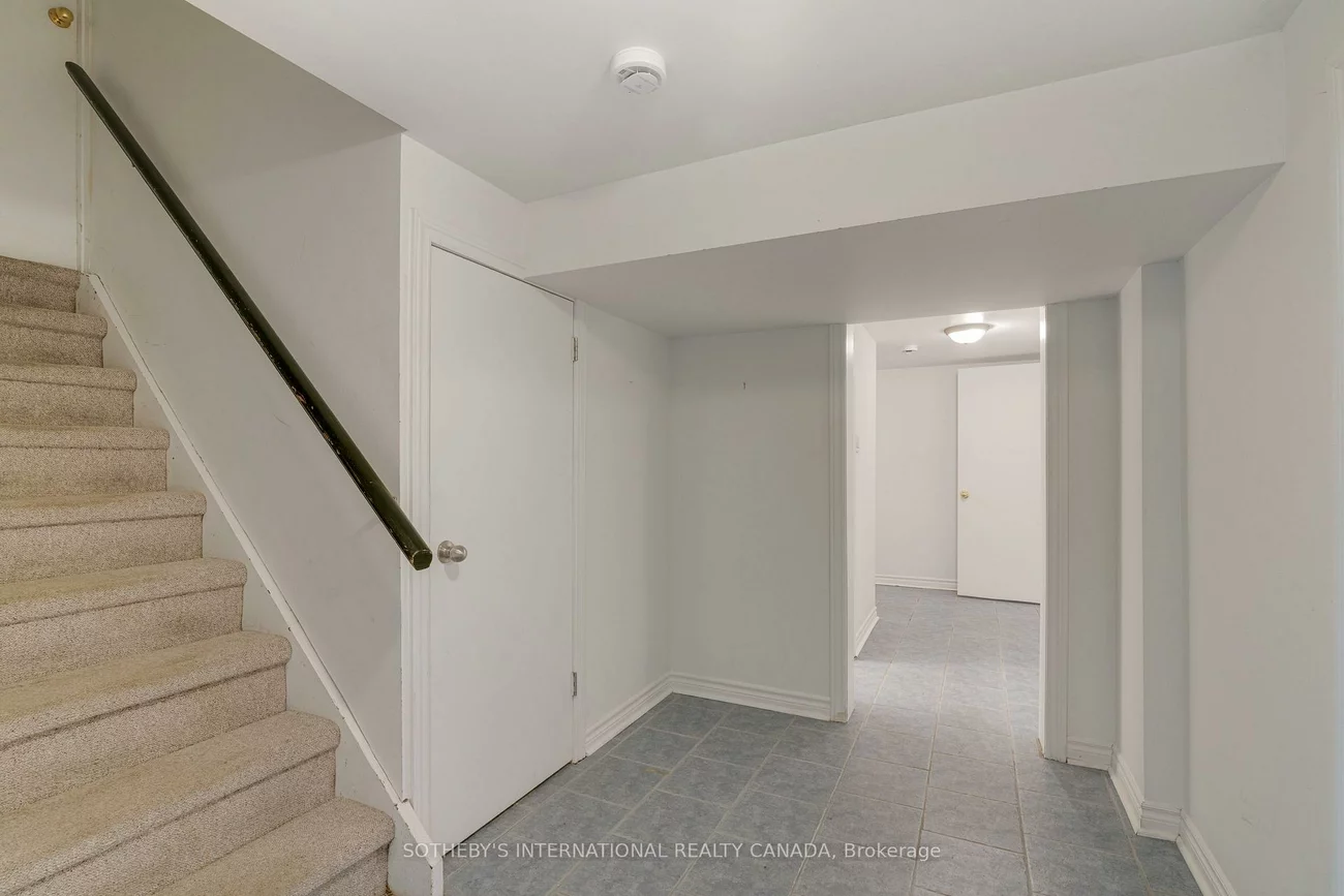 19, Gleneagle, Don Valley Village, Toronto