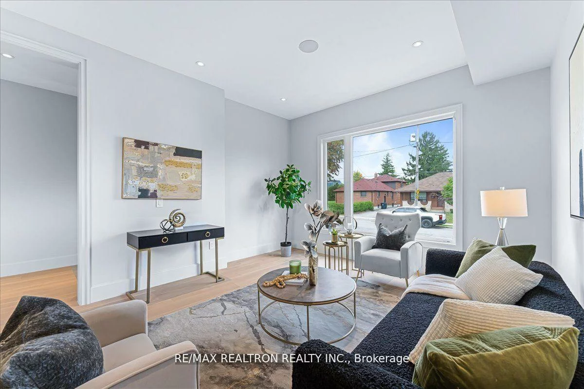 275, Reiner, Clanton Park, Toronto