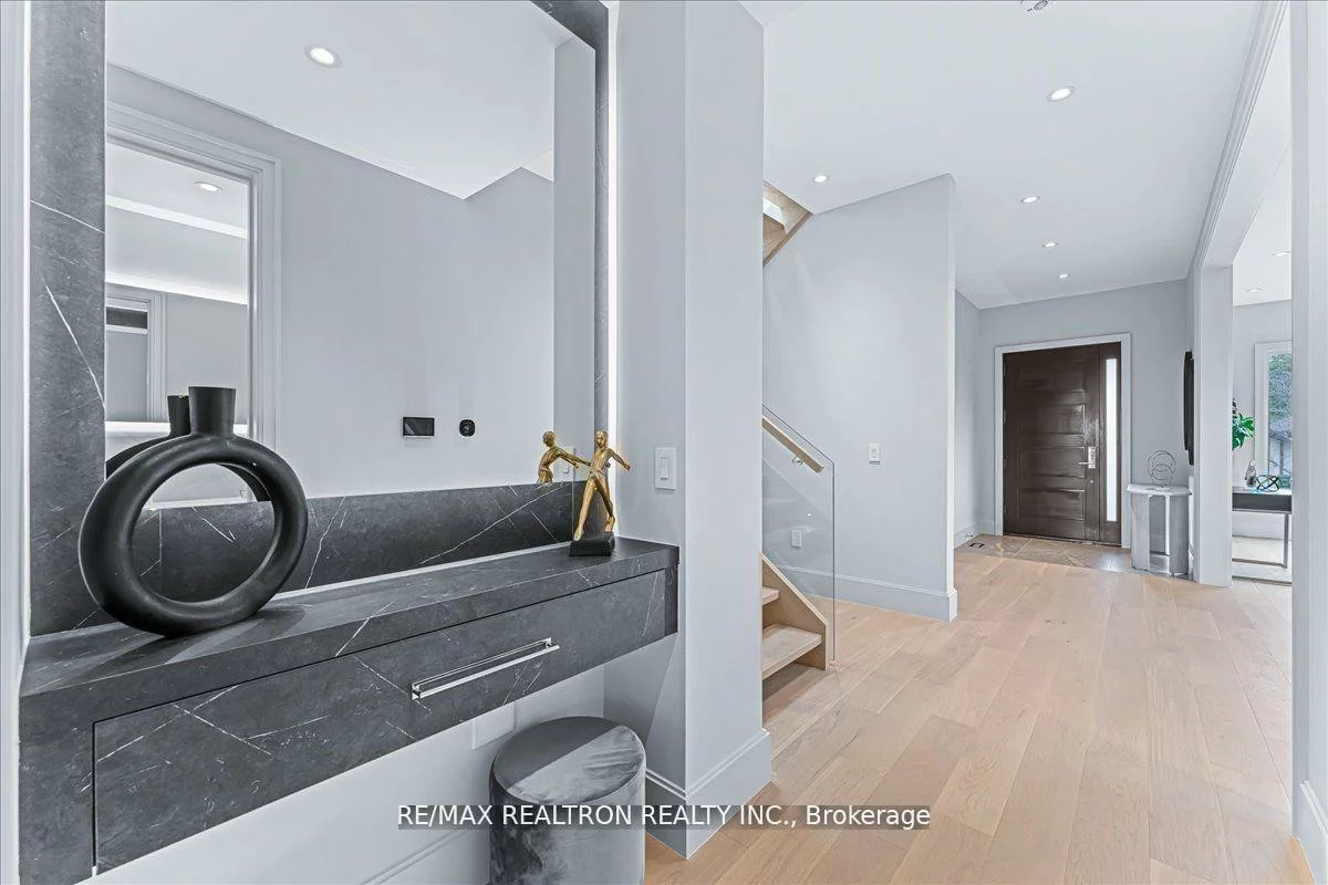 275, Reiner, Clanton Park, Toronto