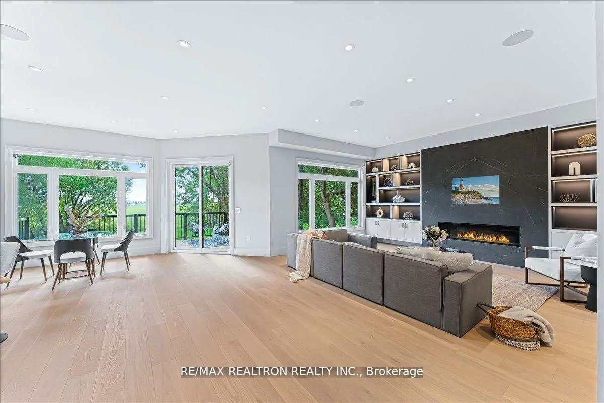 275, Reiner, Clanton Park, Toronto