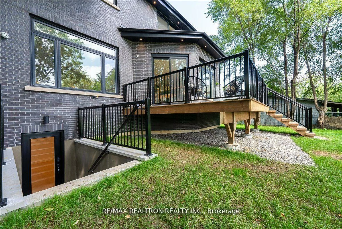 275, Reiner, Clanton Park, Toronto