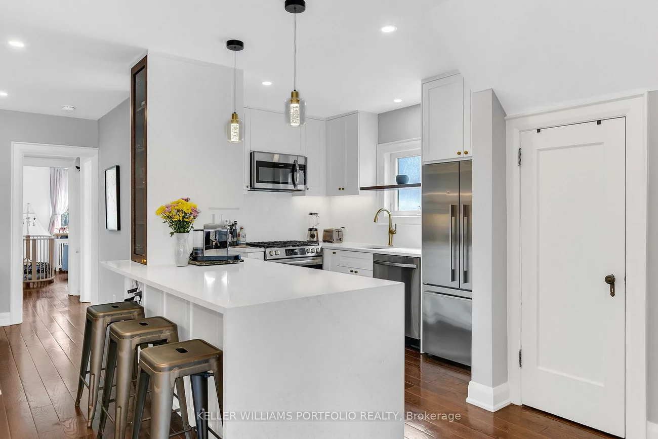 229, Manor, Mount Pleasant East, Toronto