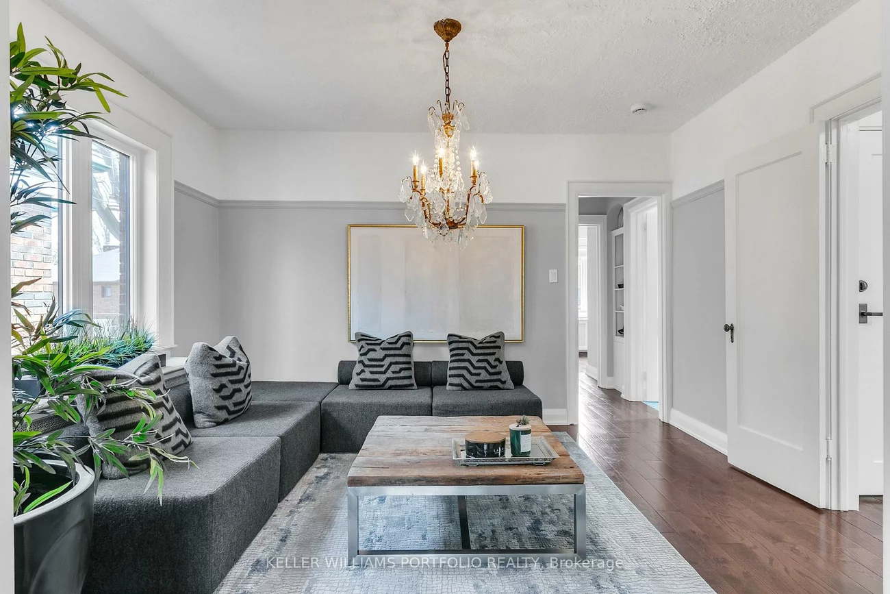 229, Manor, Mount Pleasant East, Toronto