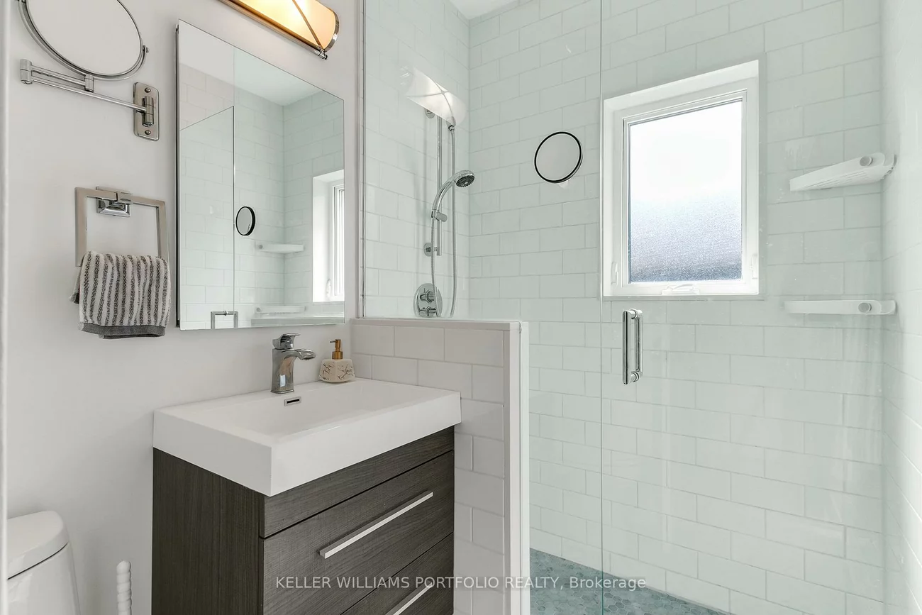 229, Manor, Mount Pleasant East, Toronto