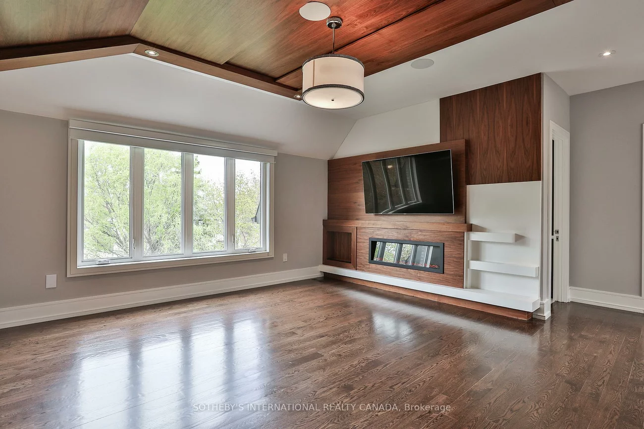 128, Park Home, Willowdale West, Toronto