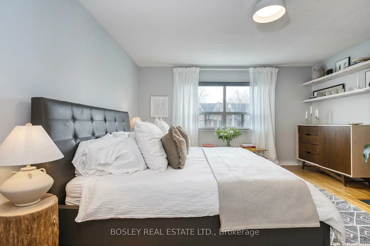 38, Halton, Trinity-Bellwoods, Toronto