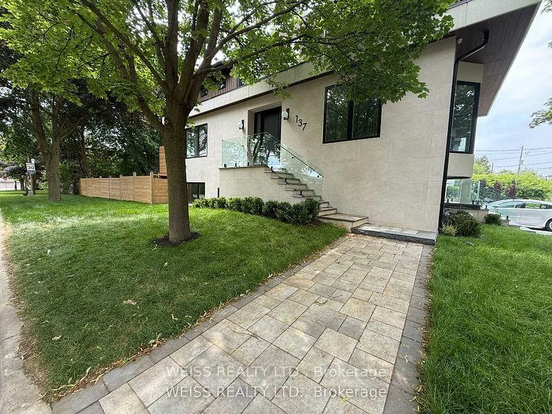 137, Bannockburn, Bedford Park-Nortown, Toronto