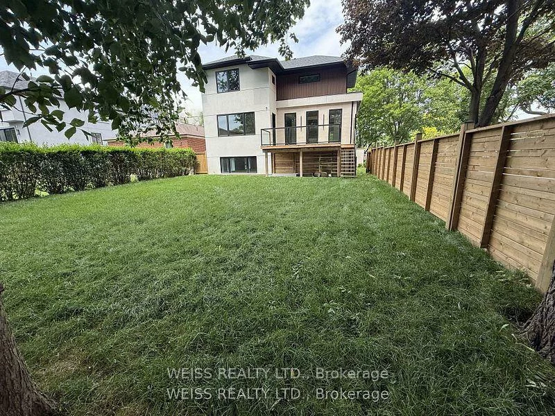 137, Bannockburn, Bedford Park-Nortown, Toronto