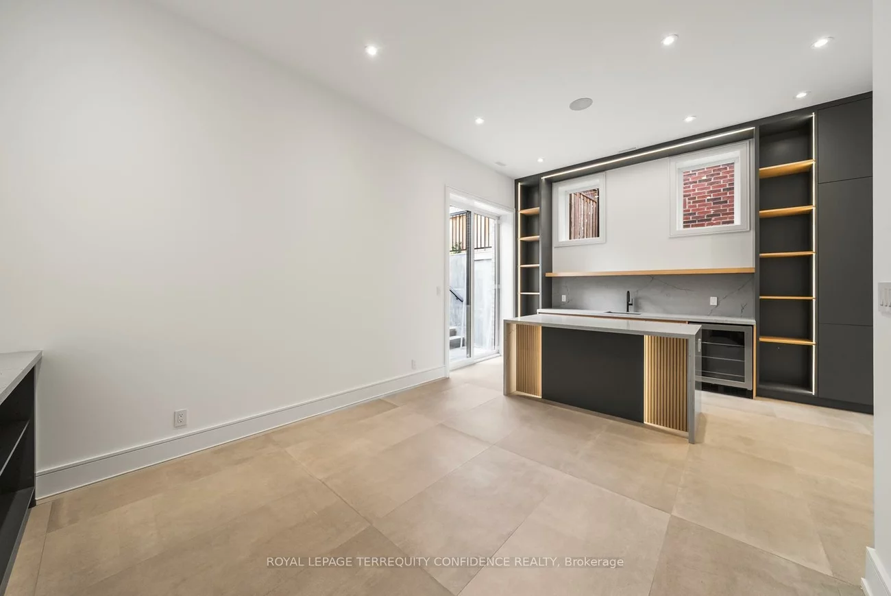 338A, Horsham, Willowdale West, Toronto