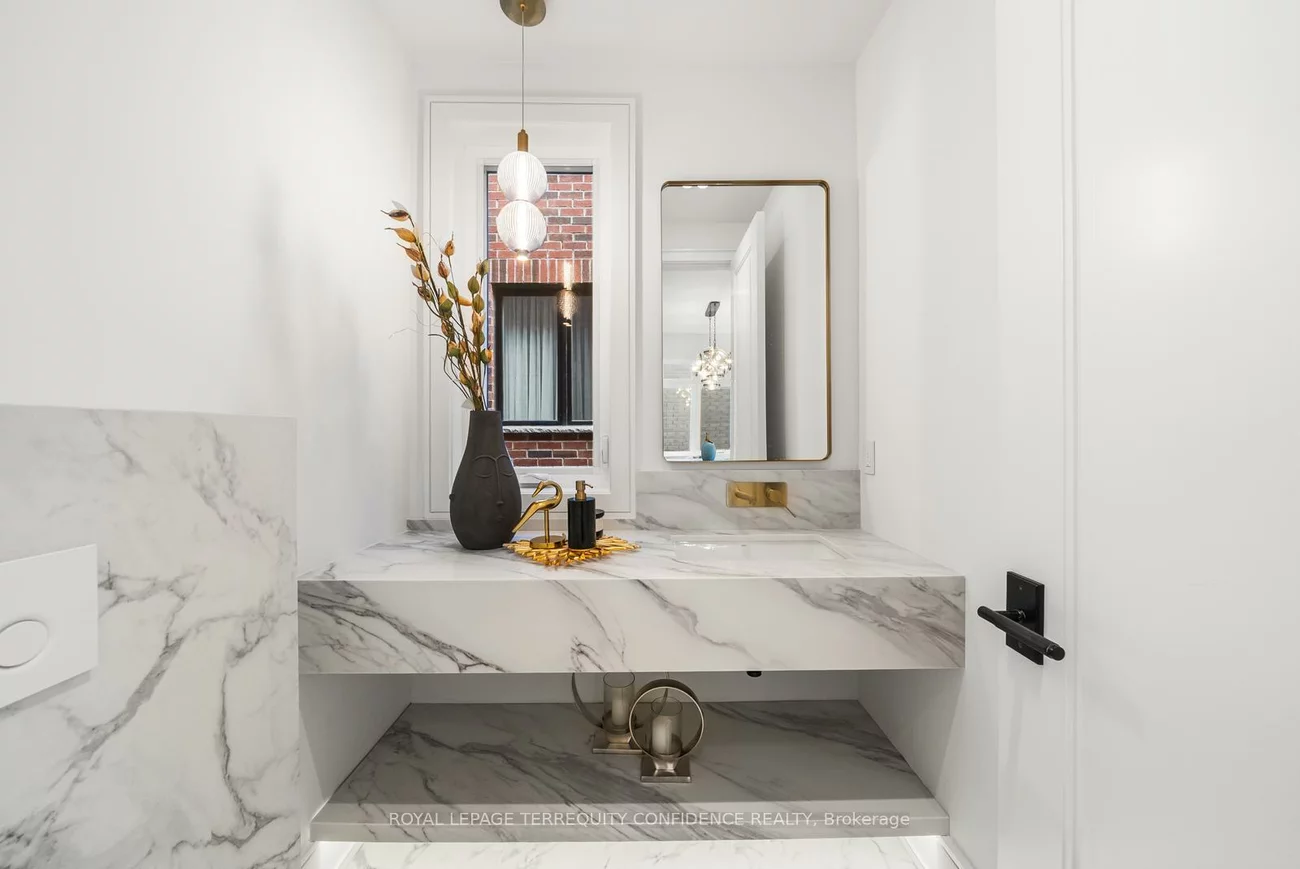 338A, Horsham, Willowdale West, Toronto