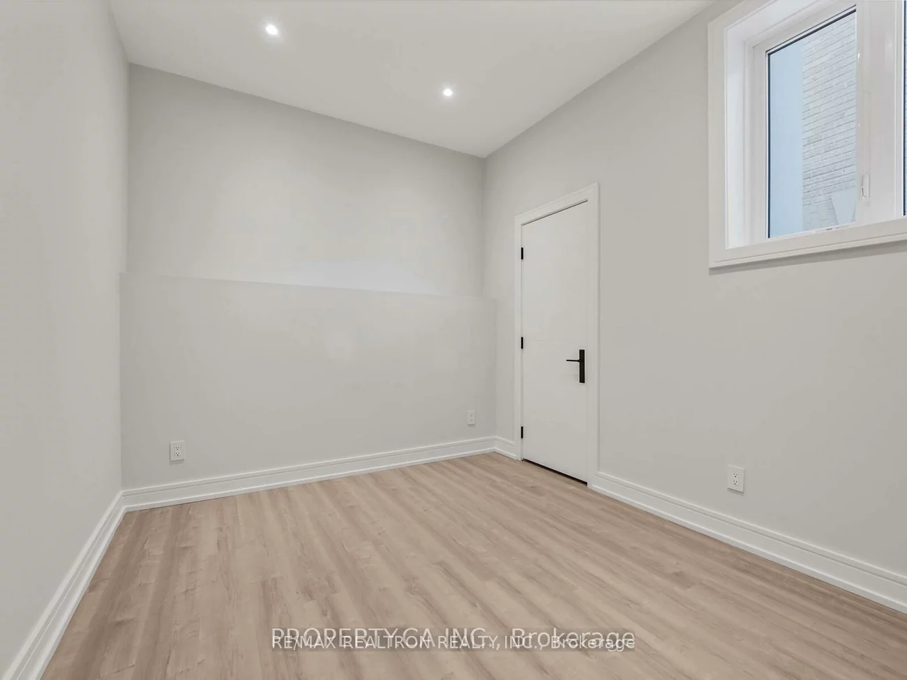 68, Lynnhaven, Englemount-Lawrence, Toronto