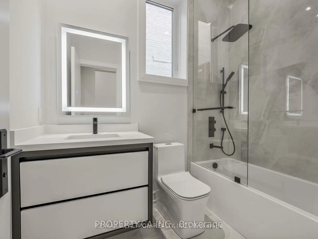 68, Lynnhaven, Englemount-Lawrence, Toronto