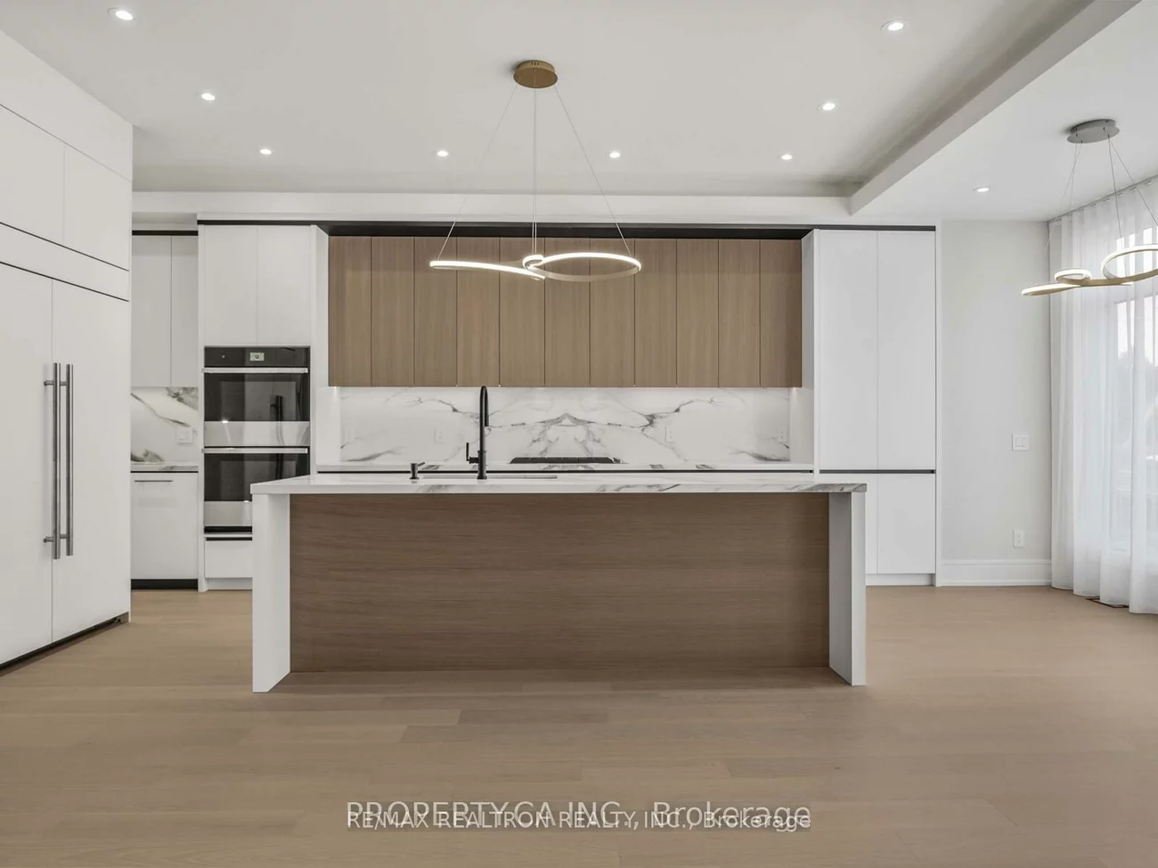 68, Lynnhaven, Englemount-Lawrence, Toronto