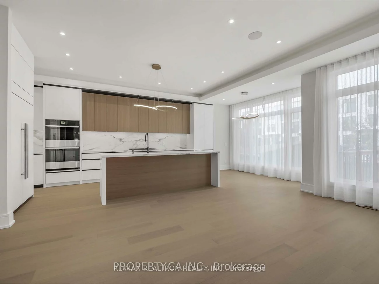 68, Lynnhaven, Englemount-Lawrence, Toronto