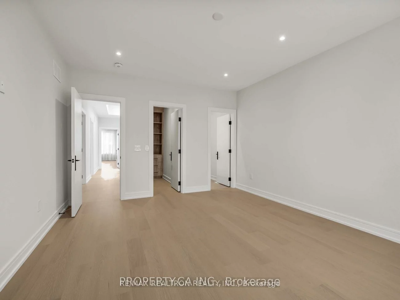 68, Lynnhaven, Englemount-Lawrence, Toronto