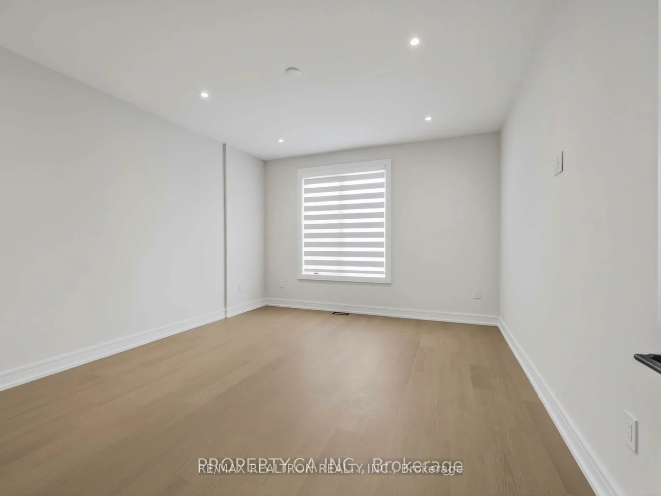 68, Lynnhaven, Englemount-Lawrence, Toronto