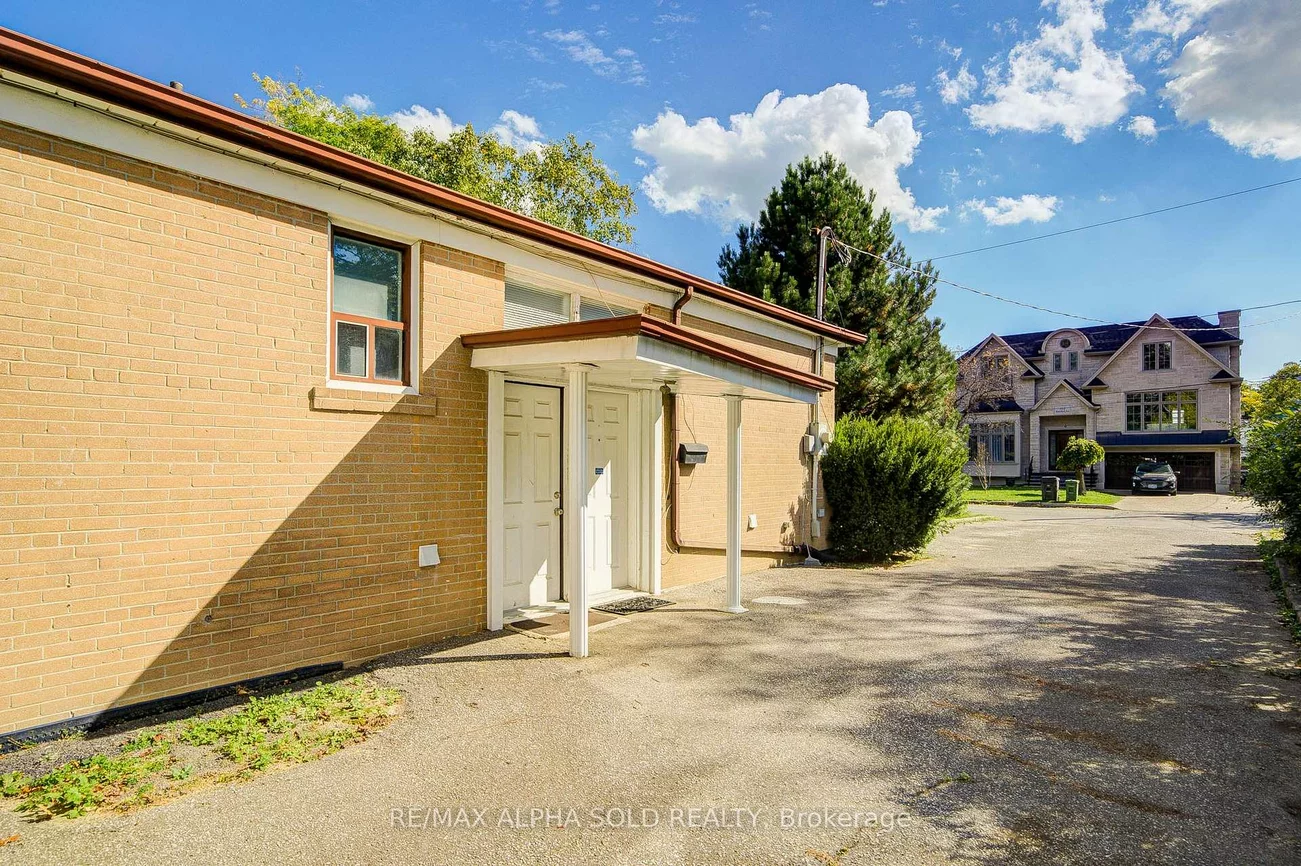 334, Moore Park, Newtonbrook West, Toronto