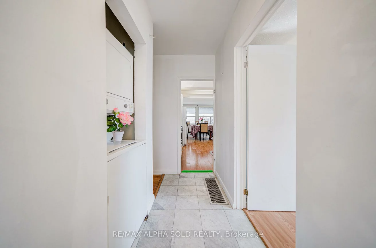 334, Moore Park, Newtonbrook West, Toronto