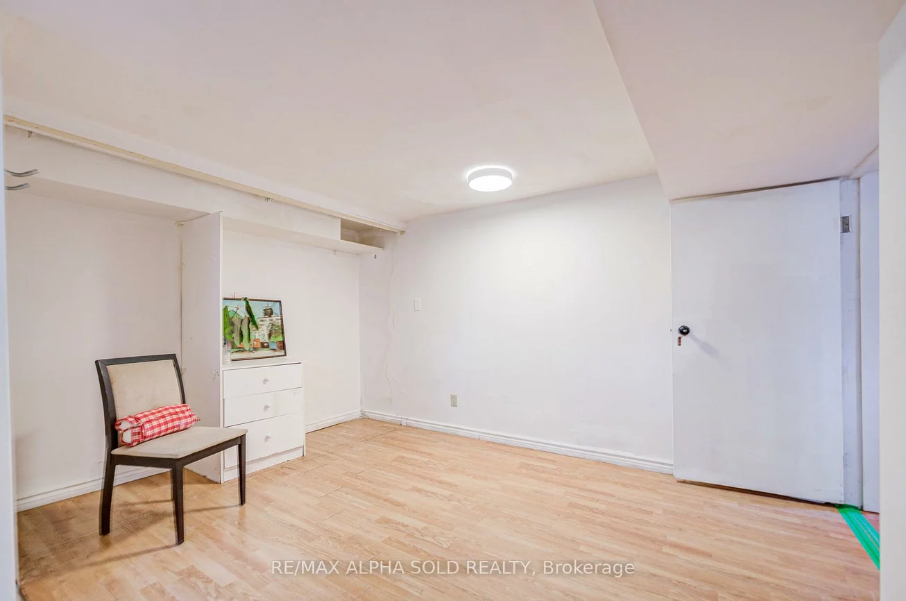 334, Moore Park, Newtonbrook West, Toronto