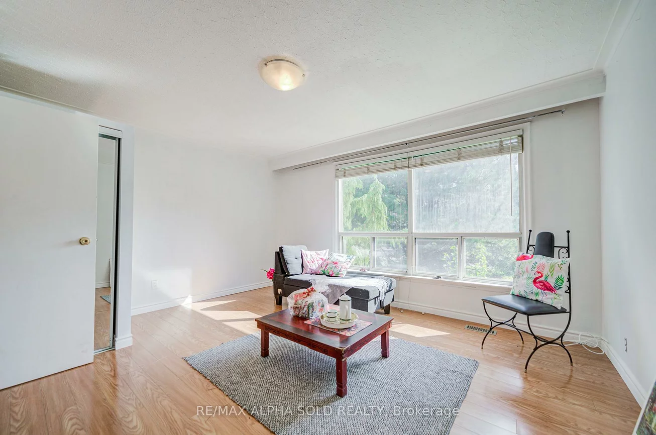 334, Moore Park, Newtonbrook West, Toronto