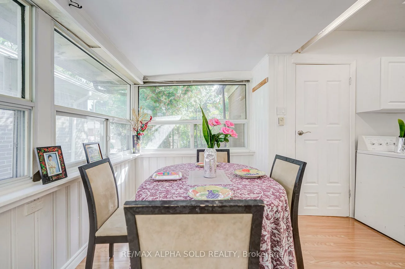 334, Moore Park, Newtonbrook West, Toronto