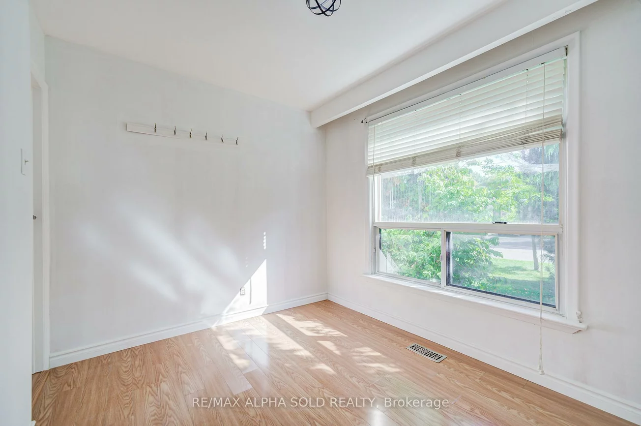 334, Moore Park, Newtonbrook West, Toronto