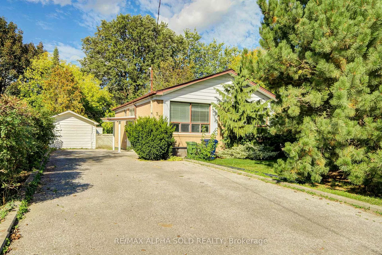 334, Moore Park, Newtonbrook West, Toronto