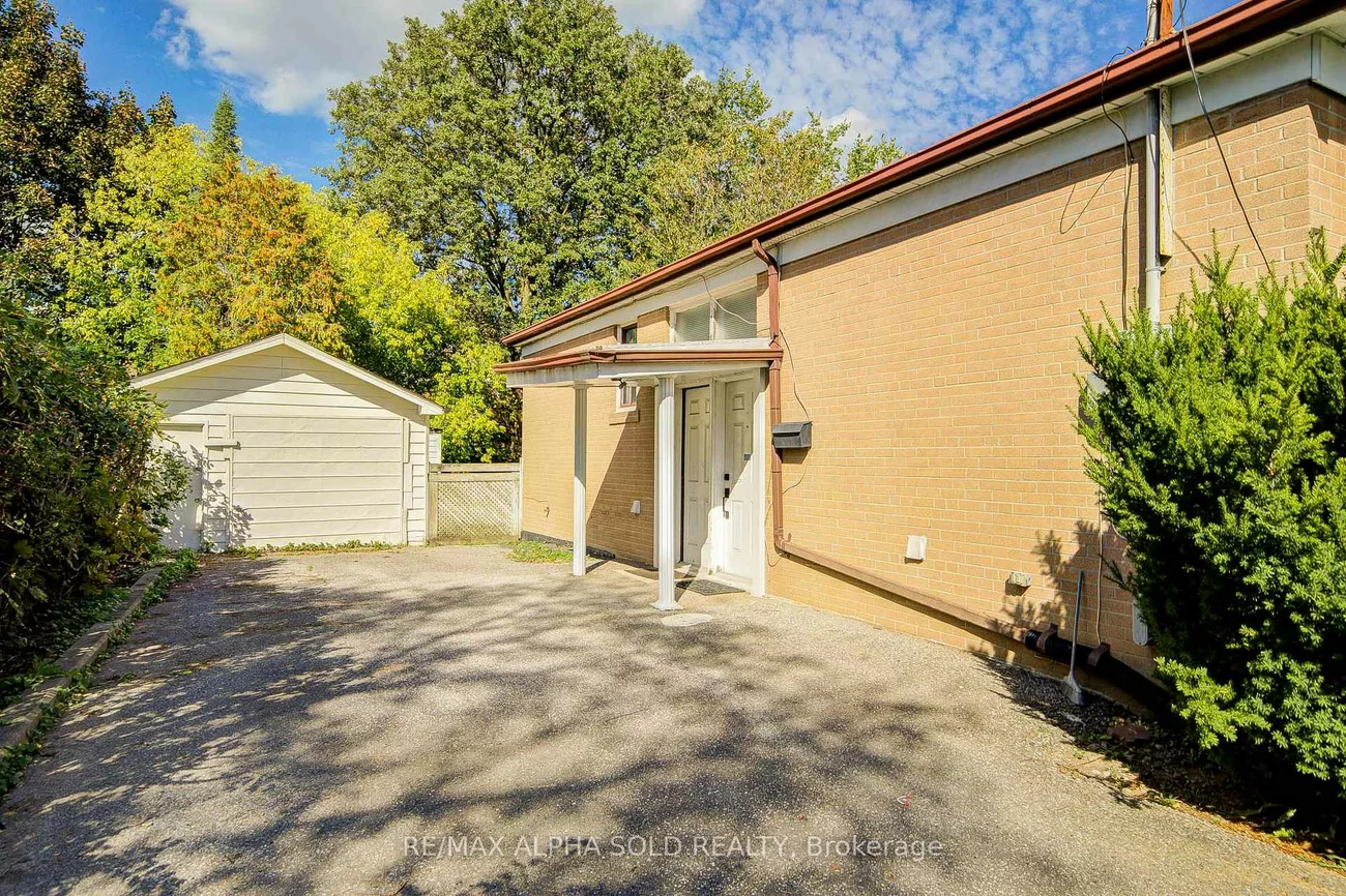 334, Moore Park, Newtonbrook West, Toronto