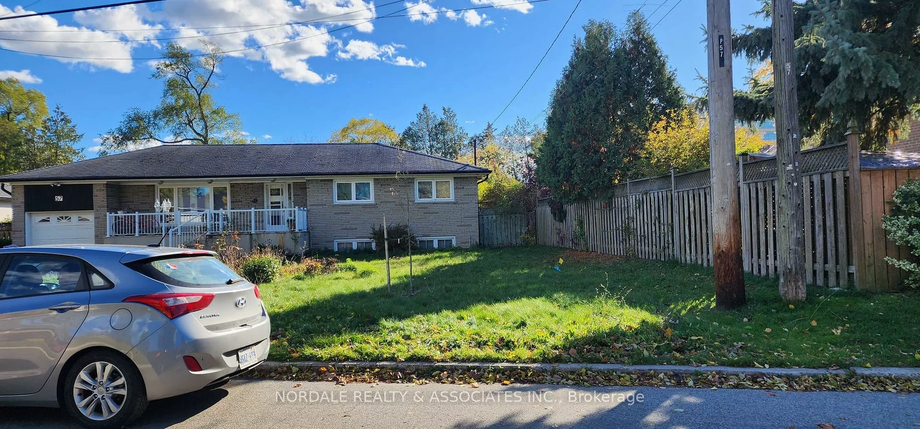 57, Cocksfield, Bathurst Manor, Toronto