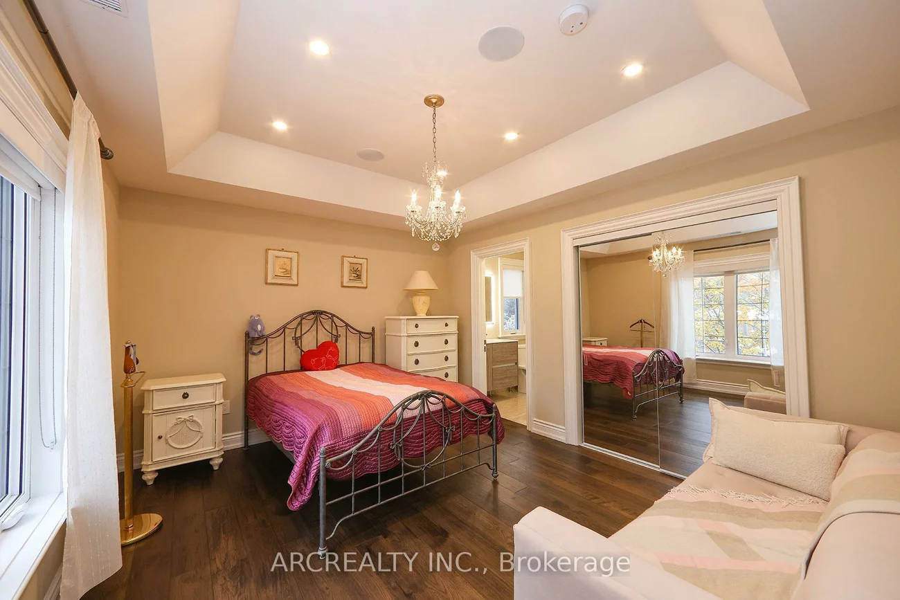 188, Alfred, Willowdale East, Toronto