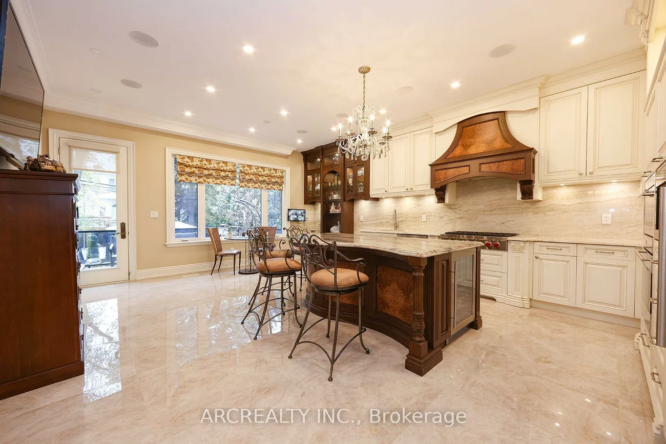 188, Alfred, Willowdale East, Toronto