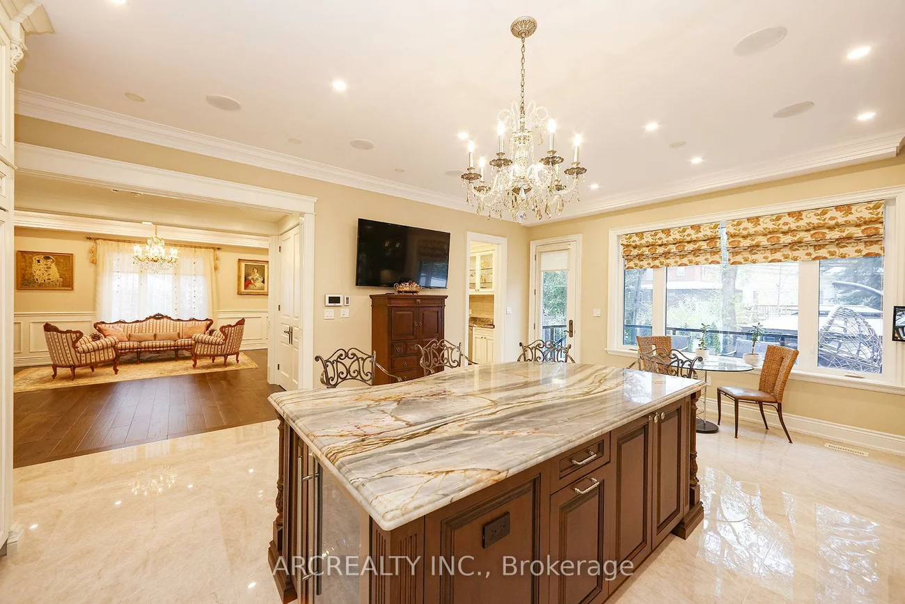 188, Alfred, Willowdale East, Toronto