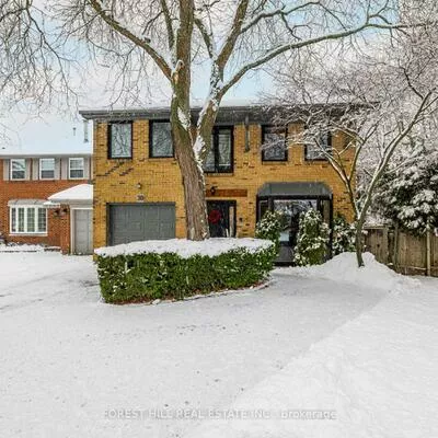 30, Chiswell, Willowdale East, Toronto