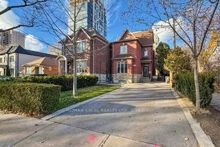90, Fairleigh, Forest Hill North, Toronto
