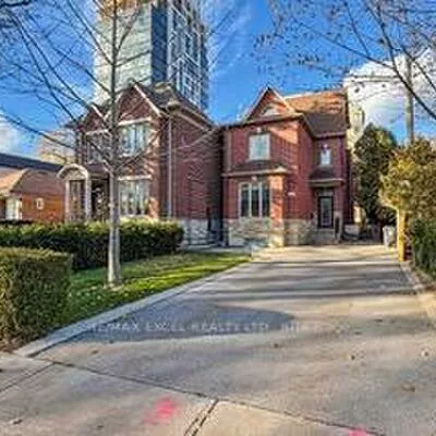 90, Fairleigh, Forest Hill North, Toronto