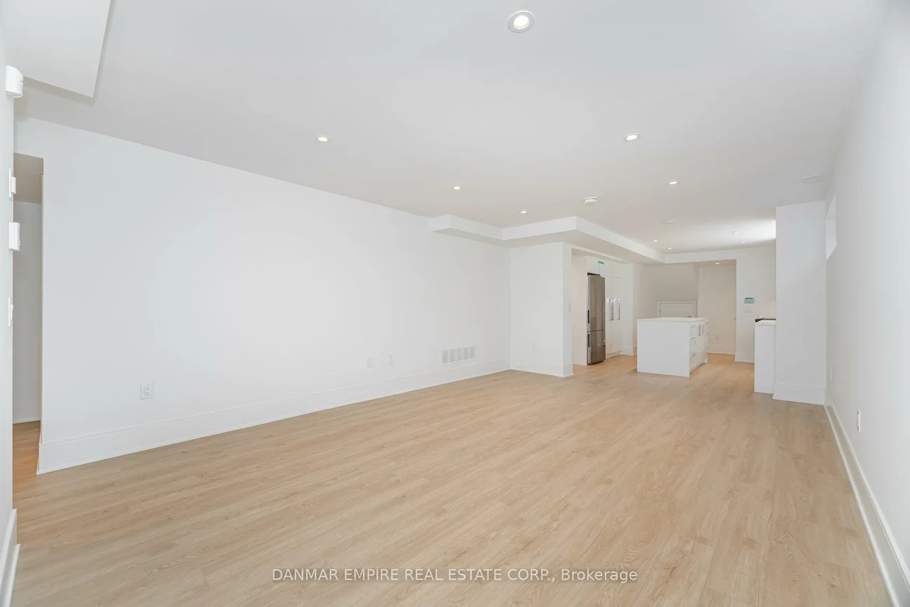 6, Casino, Bathurst Manor, Toronto