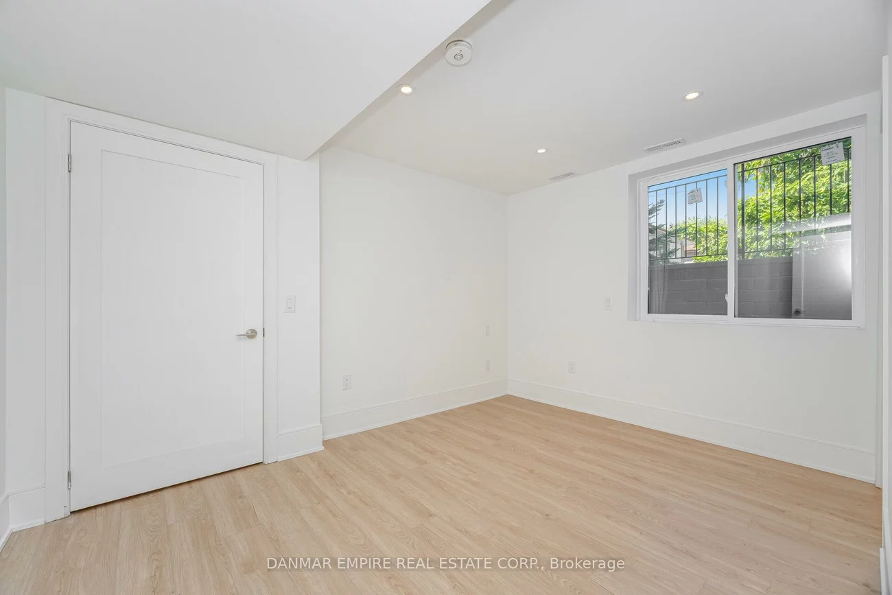 6, Casino, Bathurst Manor, Toronto