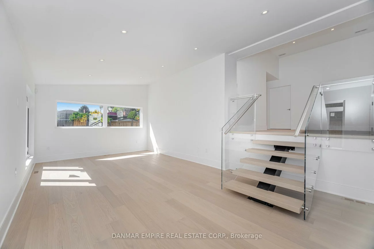 6, Casino, Bathurst Manor, Toronto