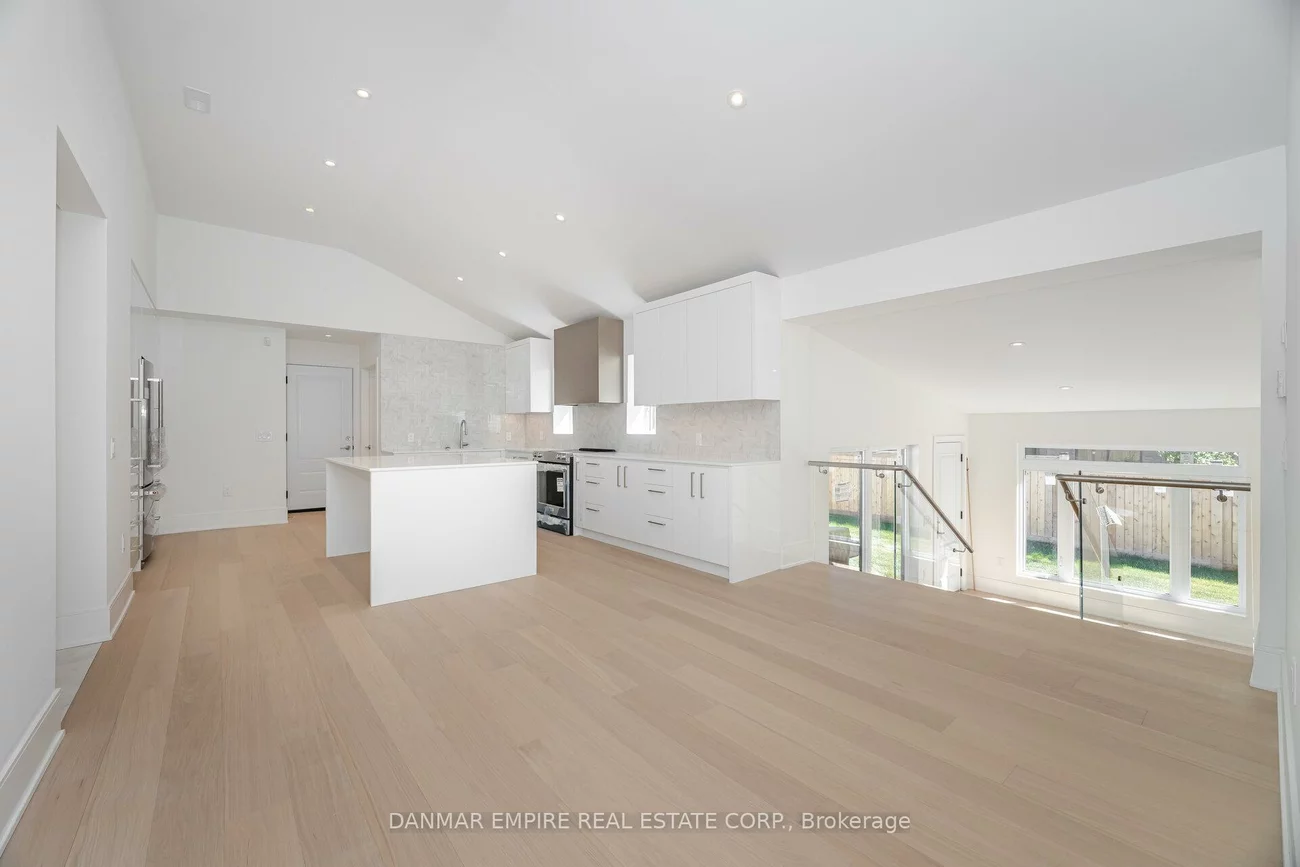 6, Casino, Bathurst Manor, Toronto