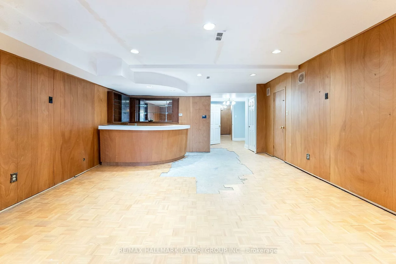 64, Prue, Englemount-Lawrence, Toronto