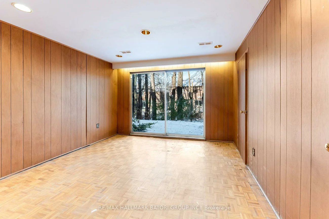 64, Prue, Englemount-Lawrence, Toronto