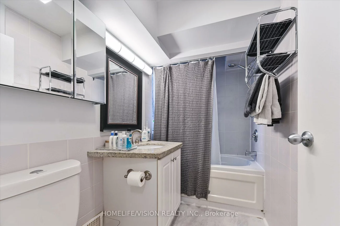 400, Summerhill, Rosedale-Moore Park, Toronto